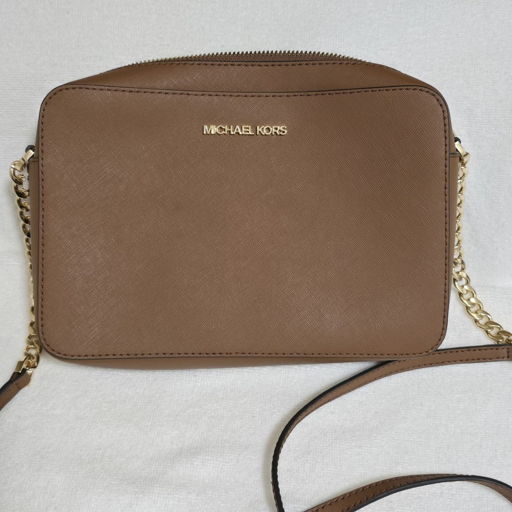 New Michael Kors Jet Set Travel Med Dome Brown Saffiano Leather Crossbody Purse‎ - Picture 2 of 16